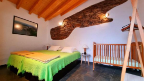 Lovely Bed House with one room in Monsaraz Castle